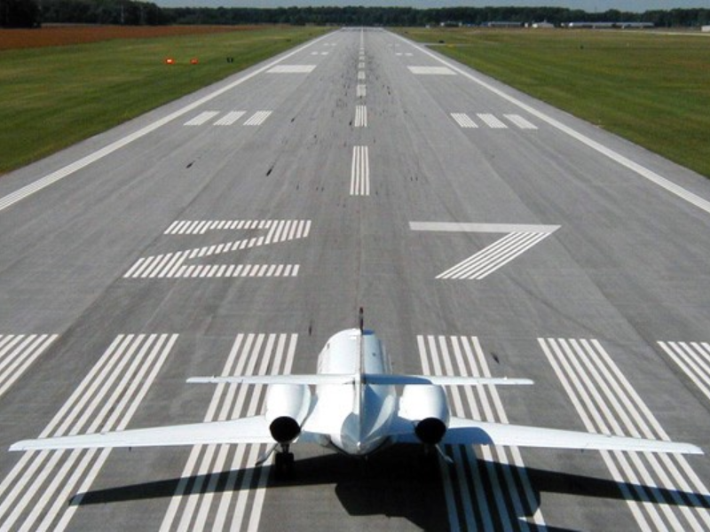 Havaalanı Pist Çizgileri